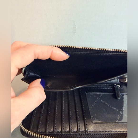 NWOT MICHAEL Michael Kors Black Monogram Wallet - Picture 6 of 8